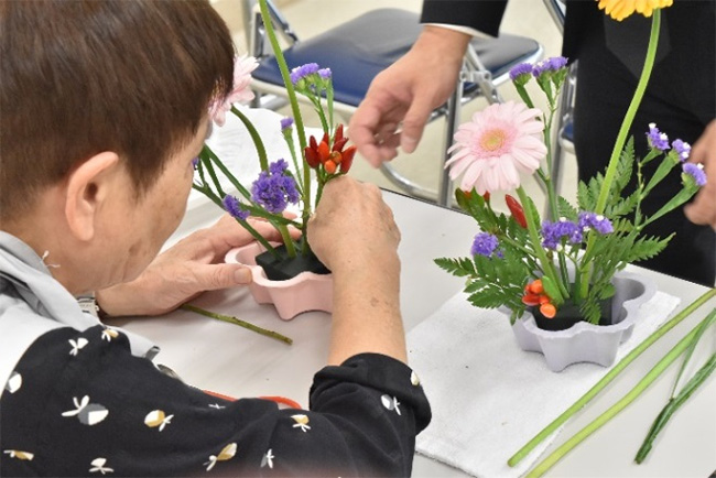 可愛いお花で生け花体験